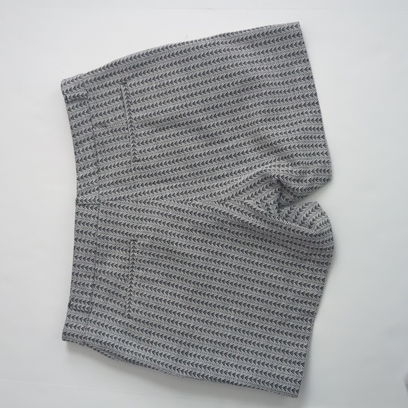 Banana Republic Tailored Shorts Black White 5" size 10 - Picture 6 of 7